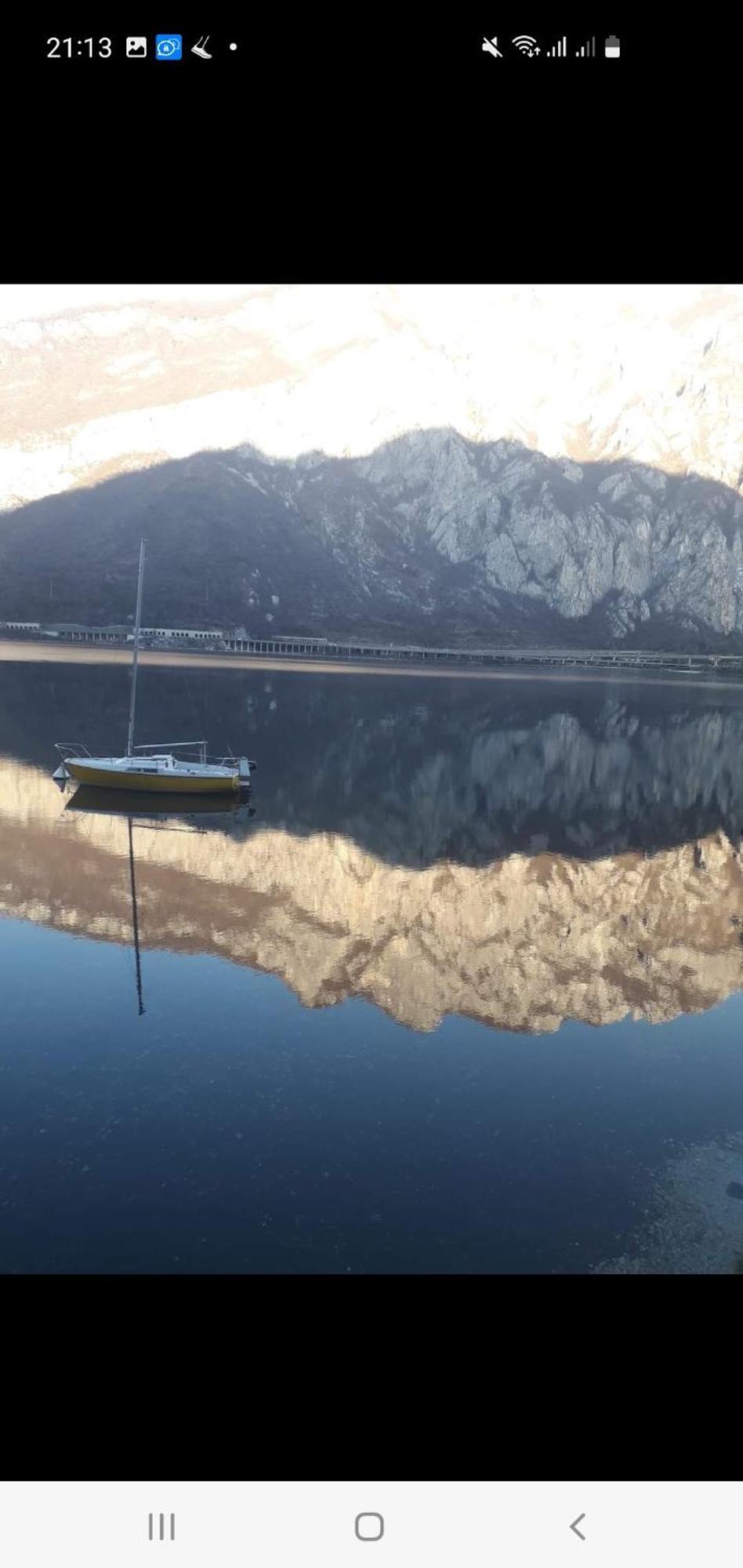 L For Lake Mandello del Lario Cameră foto
